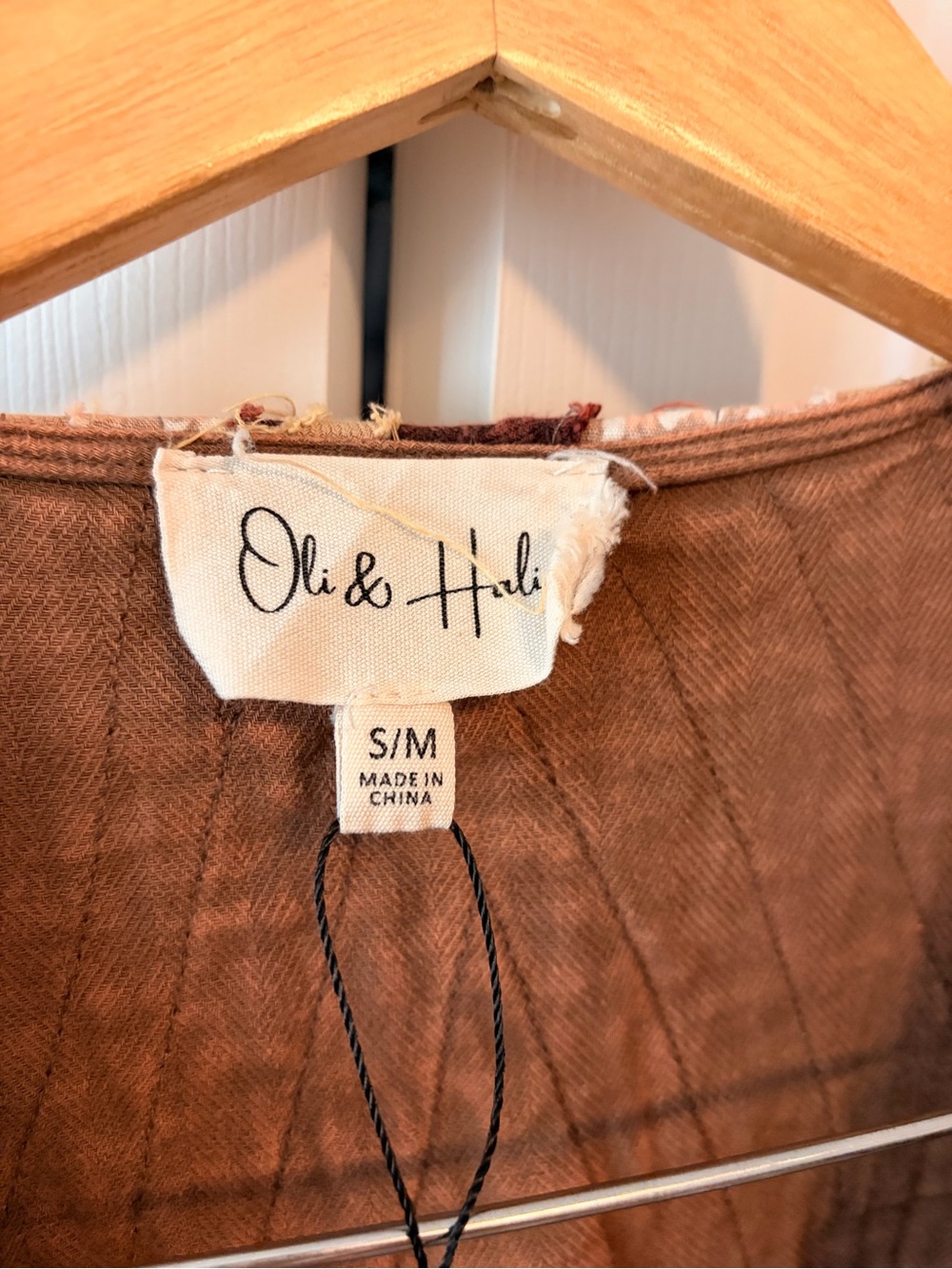 Oli & Hali Brown Open-Front Star Appliqué Cape - Picture 5 of 6